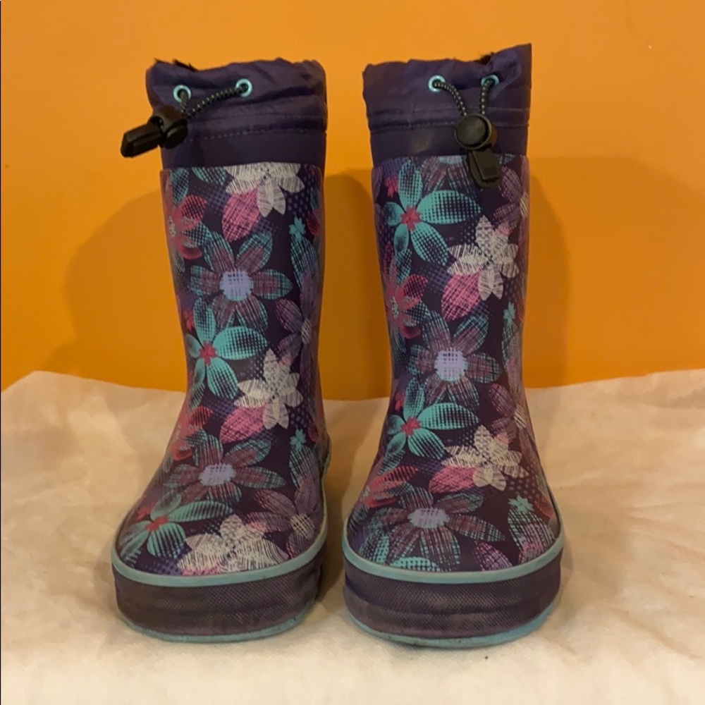 Waterproof/insulated  girls winter boots size 13/1